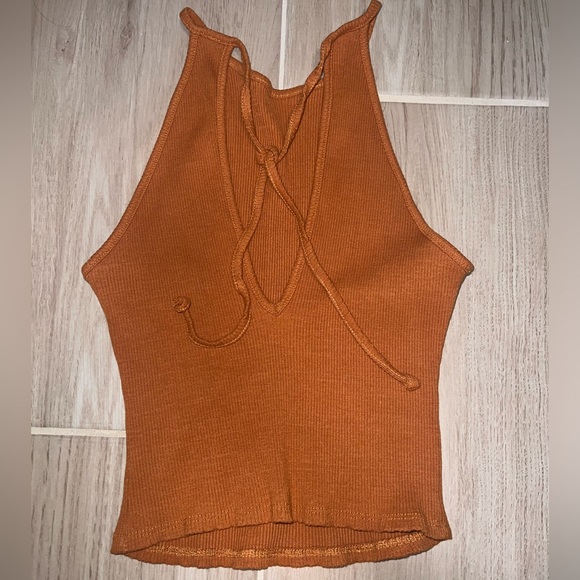 Halter Top, Mezzanine - Picture 2 of 4